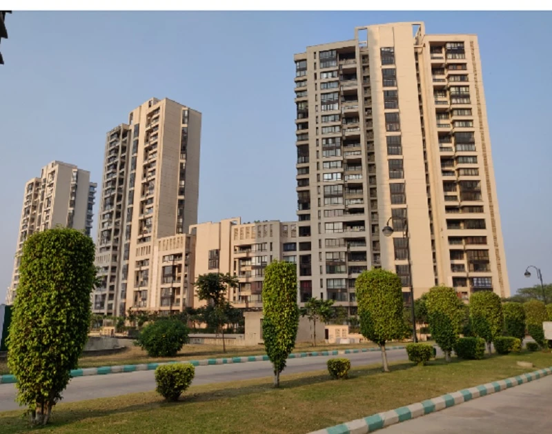 Apartment for Sale in Jaypee Greens Crescent Court , Jaypee Greens, Greater Noida