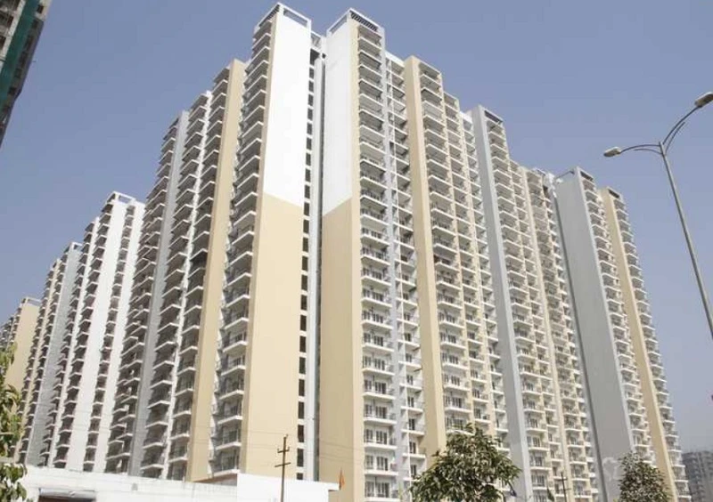 Apartment for Sale in Panchsheel Greens-II, Sector 16B Greater Noida, Greater Noida