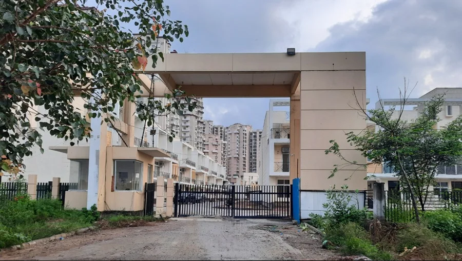 Independent House/Villa for Sale in Amrapali Dream Valley Villa, Techzone 4, Greater Noida